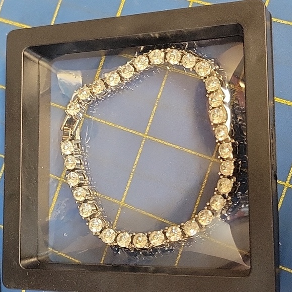 Rhinestone & Silver Tone 8" Bracelet NEW - Picture 4 of 6